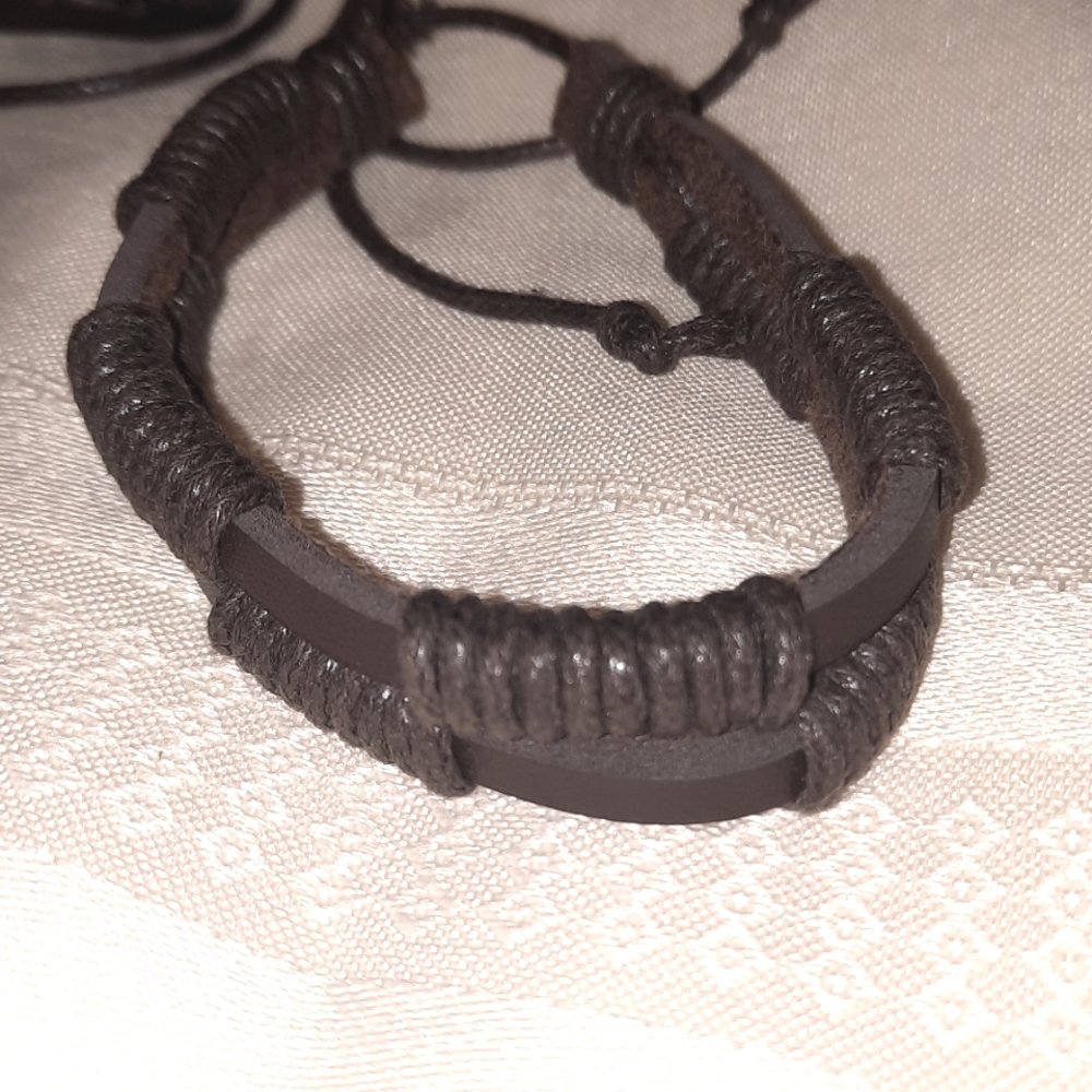 3 Bracelets - Picture 6 of 9